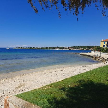 Apartman Alba Karigador Esterno foto