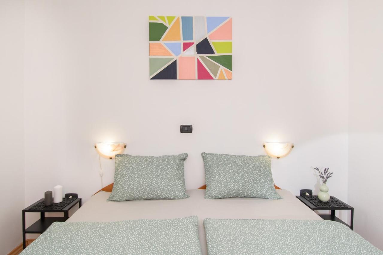 Apartman Alba Karigador Esterno foto
