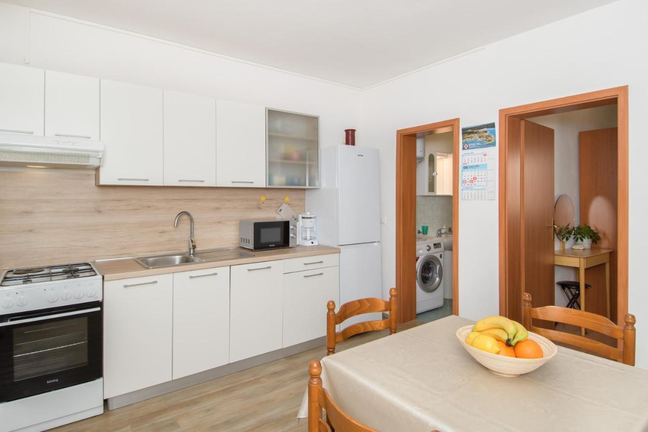 Apartman Alba Karigador Esterno foto